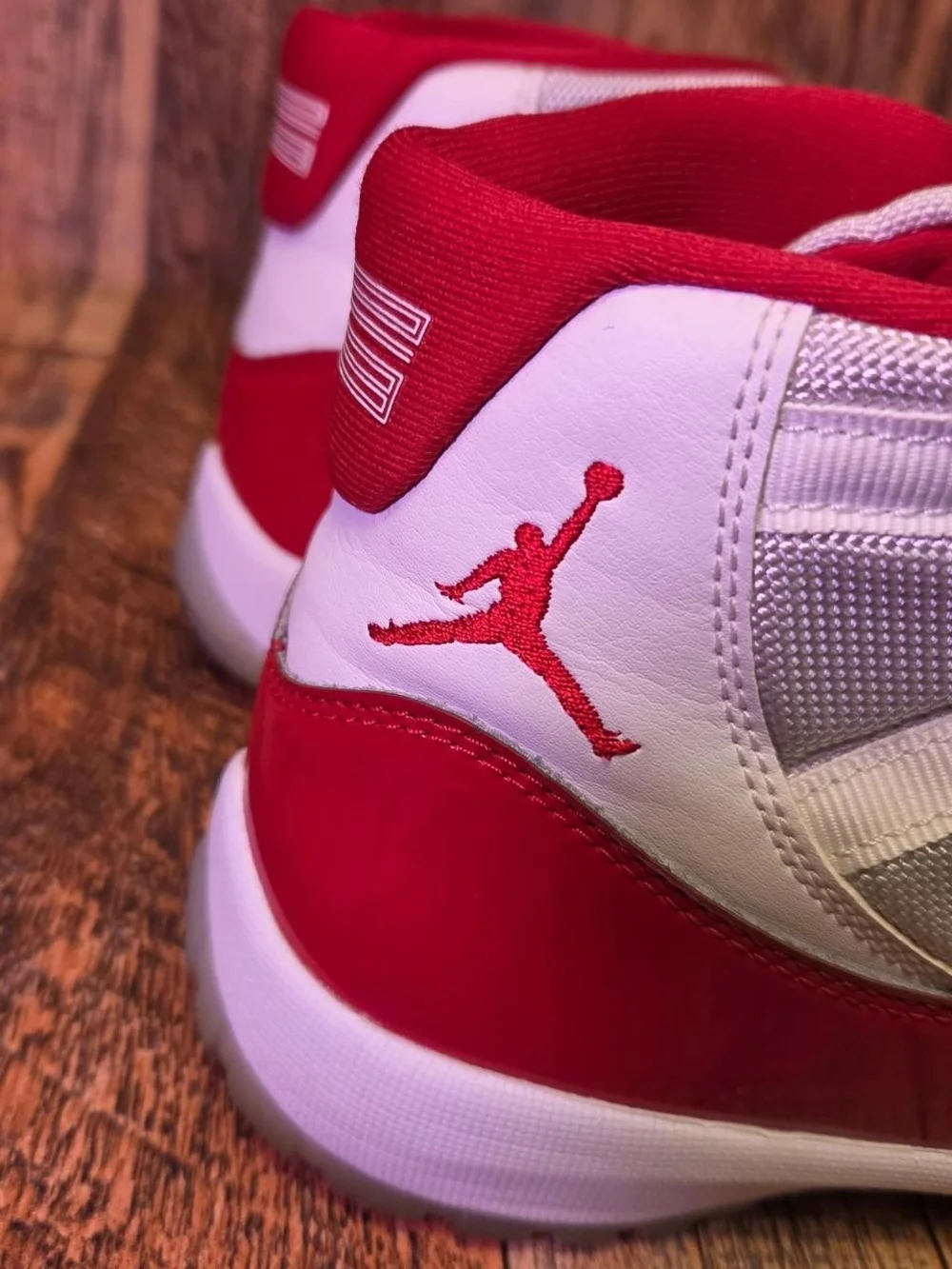 Jordan Air Jordan 11 White/Red  Colorblock High Top Lace-Up Sneaker Size 8